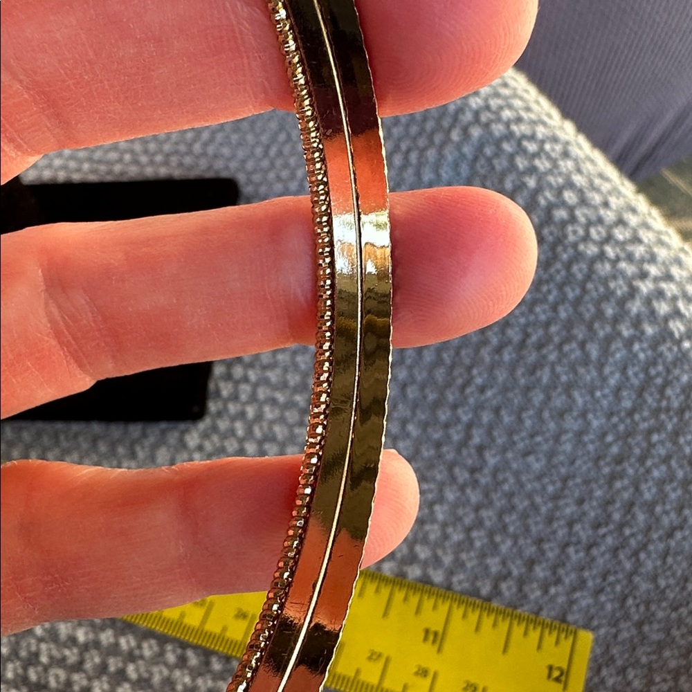 Bangle Bracelet Trio. Goldtone, smooth high polish and textured. - Picture 4 of 7